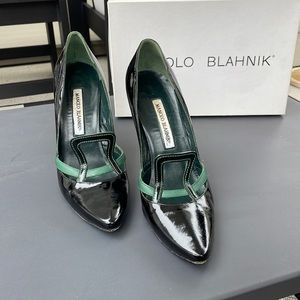 Manola Blahnik, black patent leather heels with green detail